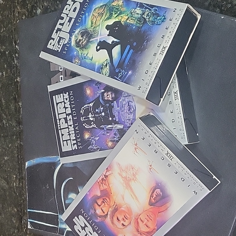 VINTAGE STAR WARS TRILOGY THX WIDESCREEN VHS COLLECTOR'S EDITION - Picture 4 of 10